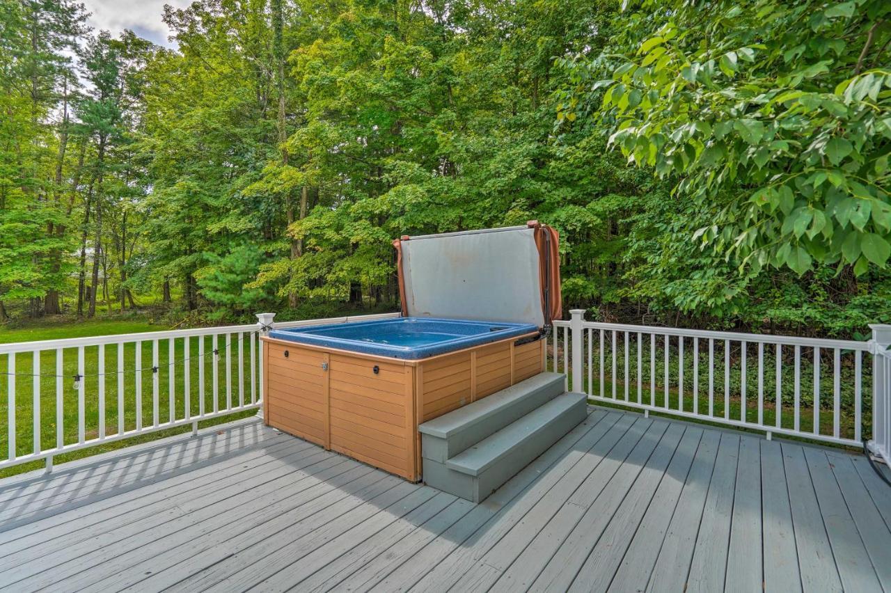 Getaway With Hot Tub About 2 Mi To Dtwn! *