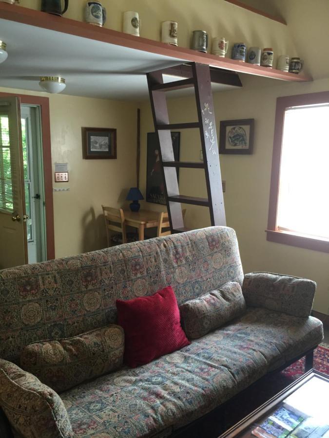 Chezbevet-country Cabin Retreat Woodstock