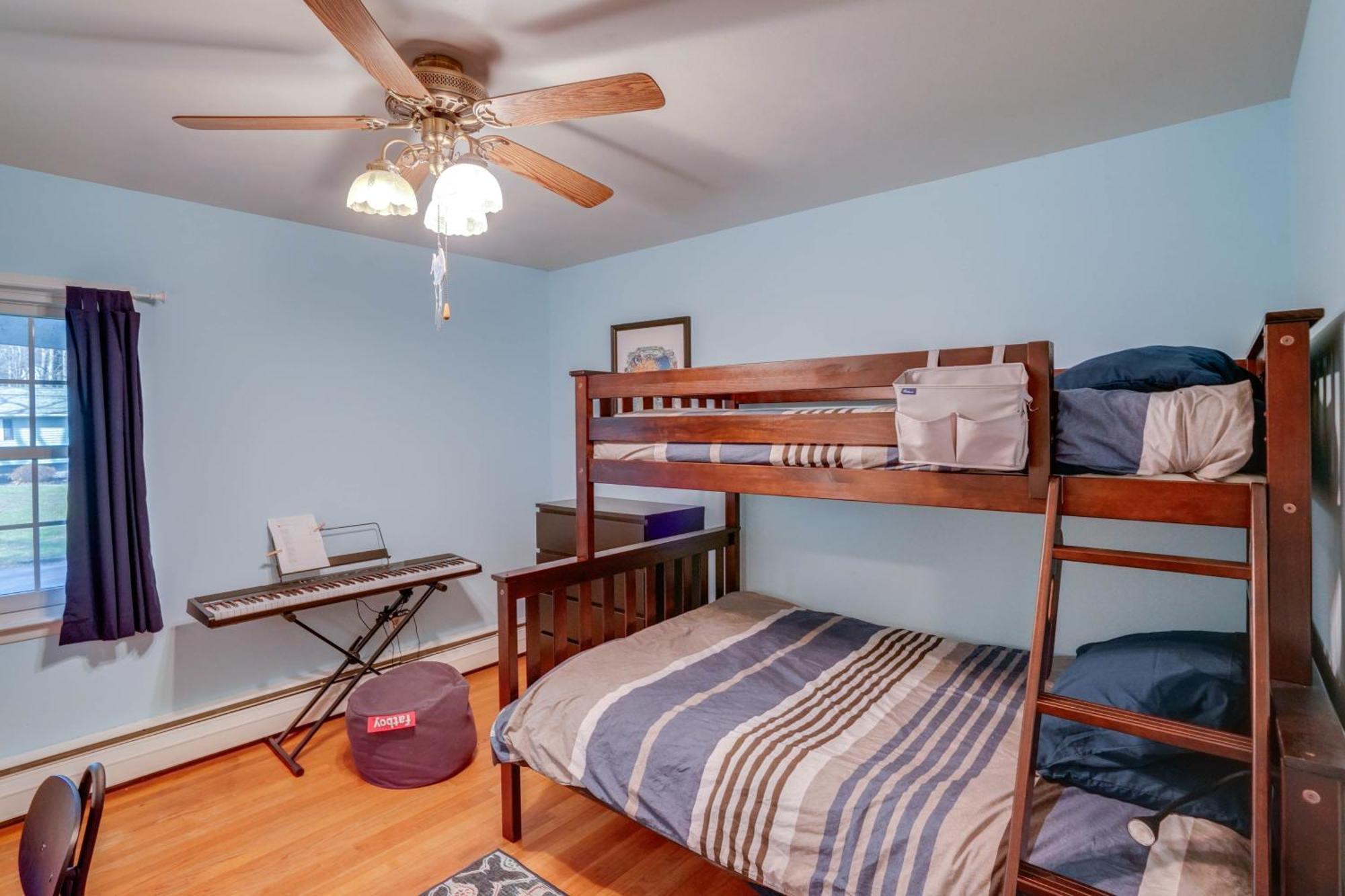 Getaway With Hot Tub About 2 Mi To Dtwn! Holiday home Woodstock