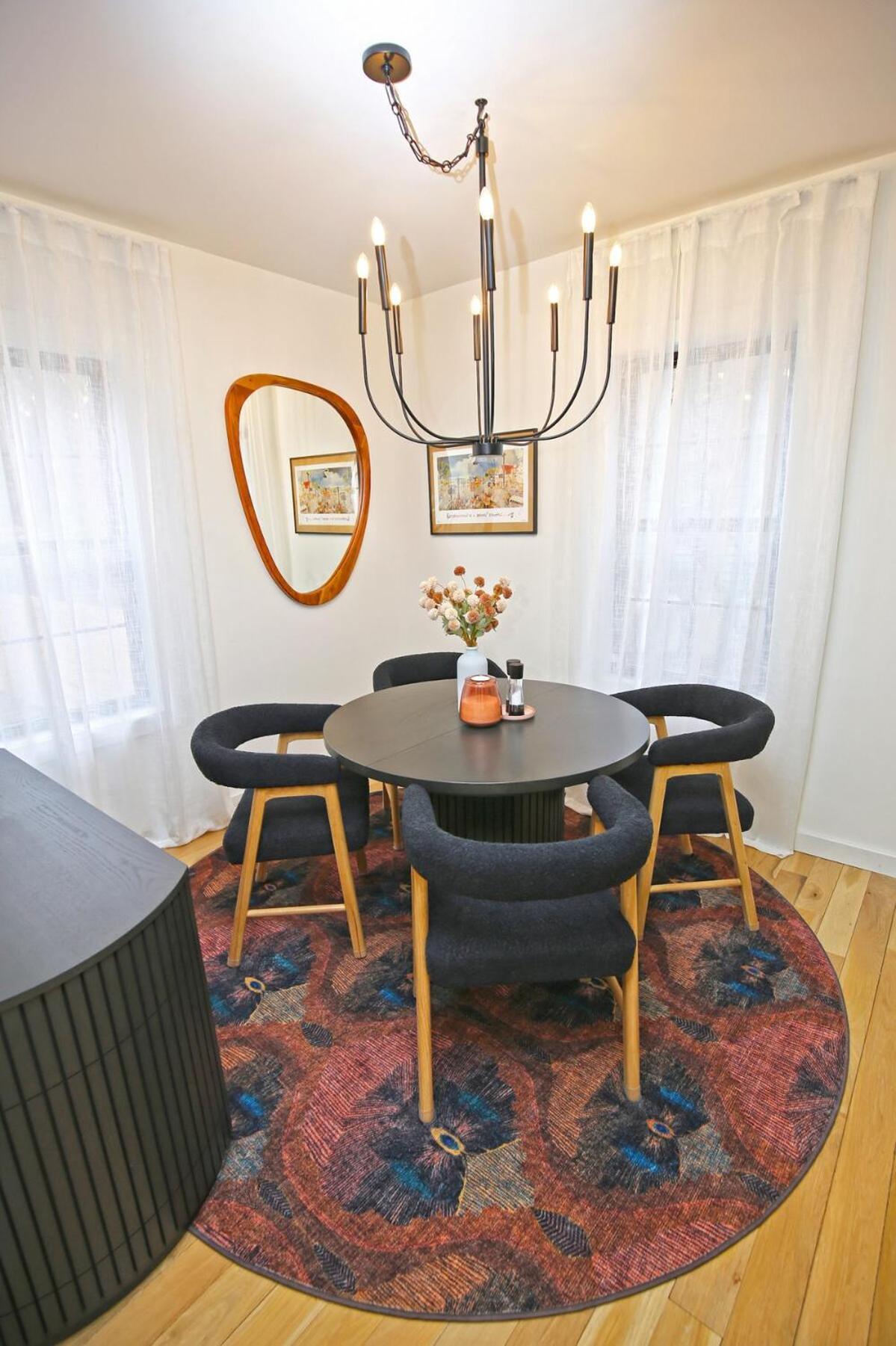 Renovated Seconds From Town *