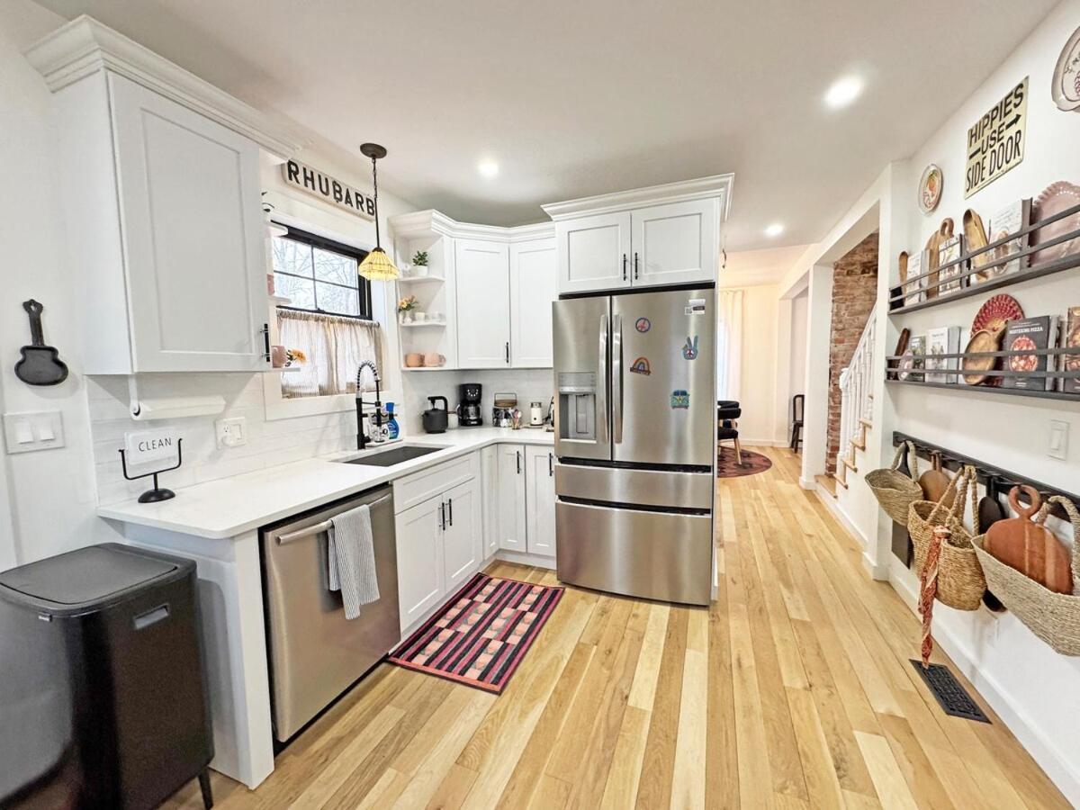 Holiday home Renovated Seconds From Town