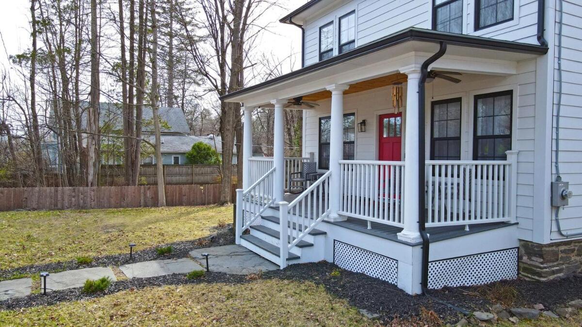 Renovated Seconds From Town *