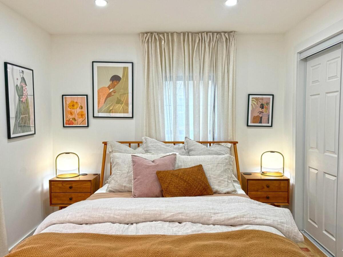 Renovated Seconds From Town Holiday home Woodstock
