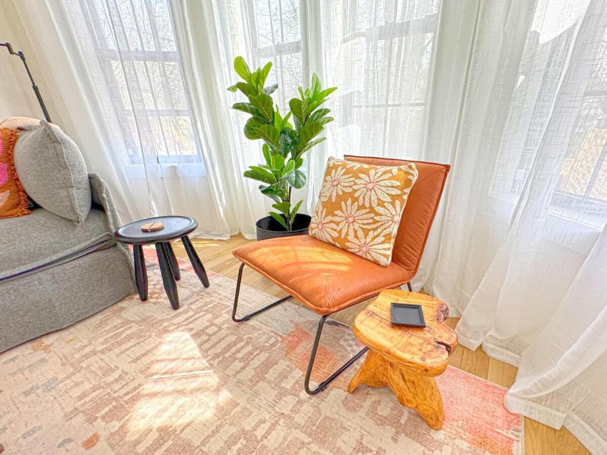 Renovated Seconds From Town Woodstock
