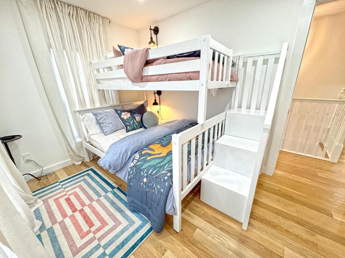 Renovated Seconds From Town Holiday home *
