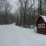 Chezbevet-Country Cabin Retreat